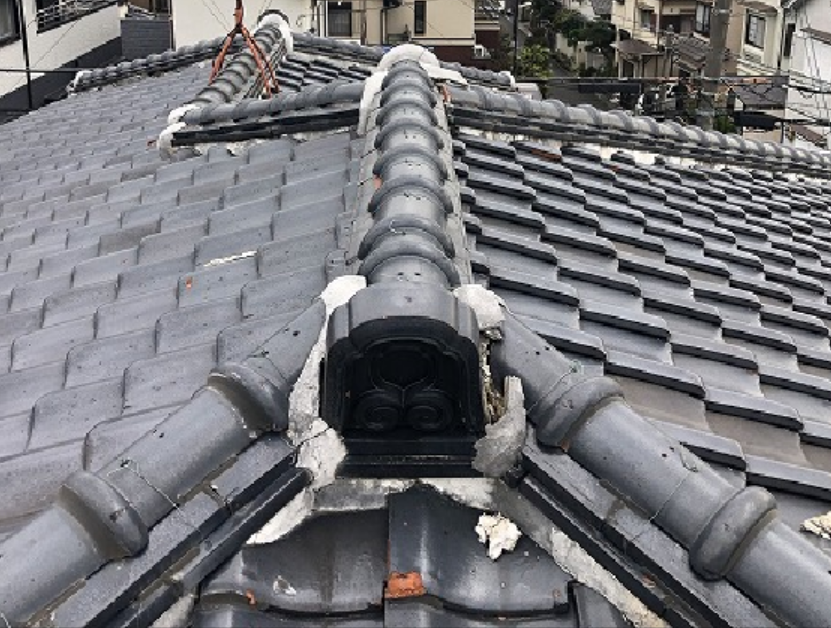 屋根の漆喰剥がれ