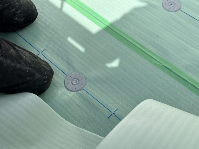 ④アンカーによるシート固定