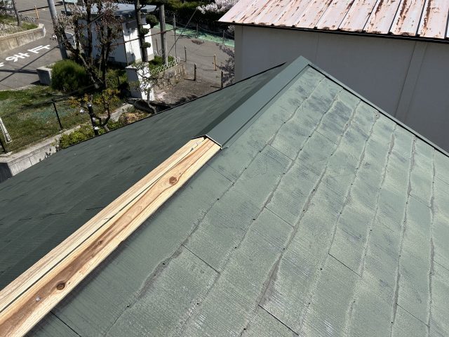 棟板金の固定